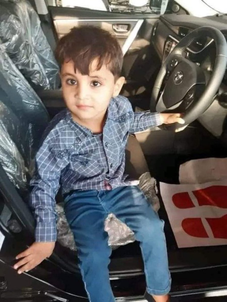 #BringHussainBackHome

5 days since 7 year old Hussain got abducted from his home by DACOITS in the city of Panu Aqil, Sindh.

Pakistan demands Sindh Government, under Bilawal Bhutto’s PPP, IG Sindh Police, Sindh High Court, Chief Justice of Pakistan, the security forces & the