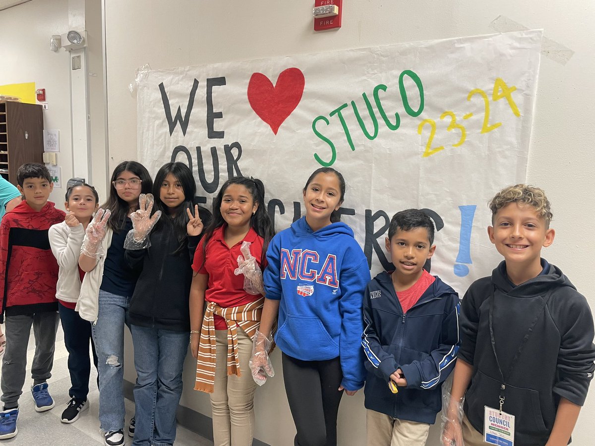 💚Check out our student council volunteering during Teacher Appreciation Week and Career Day! Make a difference in StuCo! 💛