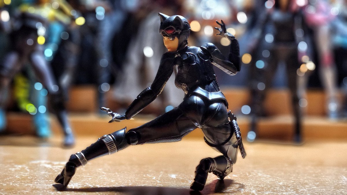 LiquidBelowZer0's tweet photo. Amazing Yamaguchi Catwoman
Soo gud!
#selenakyle #catwoman #リボルテック #アメイジングヤマグチ #amazingyamaguchi #kaiyodo #toystagram #batfamily #agentofshield #actionfiguresphotography #toyphotography #toytalk #arkhamasylum #waifu #waifufigures https://t.co/t0x28dInfI