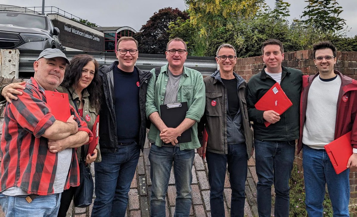 Great to be back out again in West Wickham with fantastic teams campaigning for @LiamConlon2 🌹

Lots of people switching to vote Labour for the first time - inc a couple whose mortgage has gone up £1,200 per month! It’s time to end 14yrs of Tory chaos, division & failure.