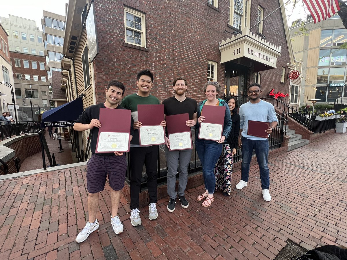 Thanks to @HHI for allowing us to grow further in the Humanitarian field with their Humanitarian Studies Concentration! Very thankful for all the mentors and professors who made our time at Harvard amazing!