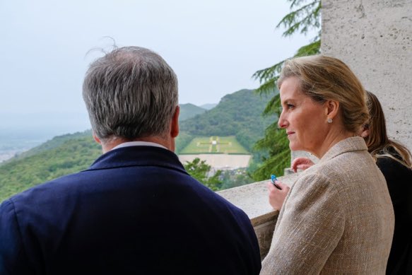 HRH Sophie Duchess of Edinburgh looks out over the Italian countryside today. ❤️❤️🇬🇧🇬🇧