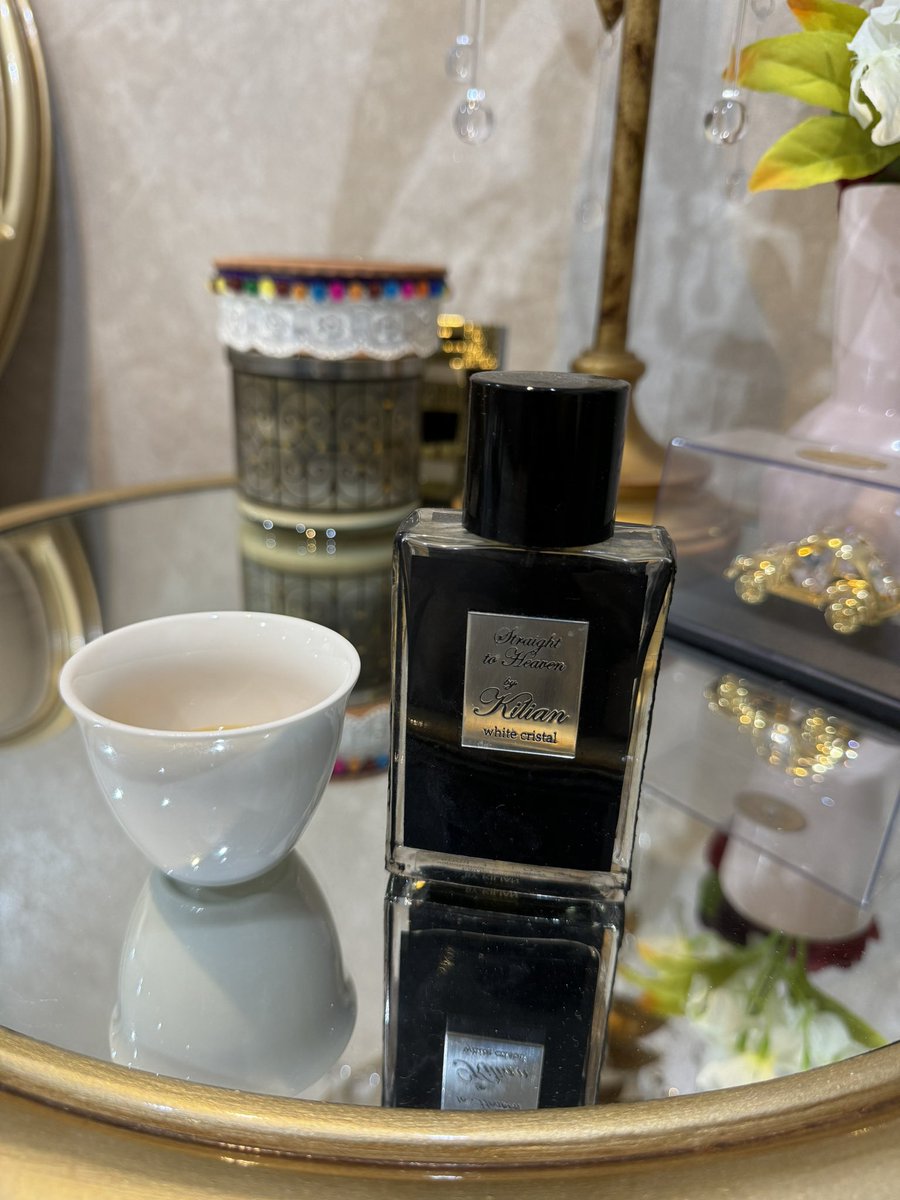 BanderJ's tweet image. #رابطة_عشاق_العطور

دايـم نشوف العــمر بــأول لياليـــه
والعمر يمشـي .. والزمن يختصرنا