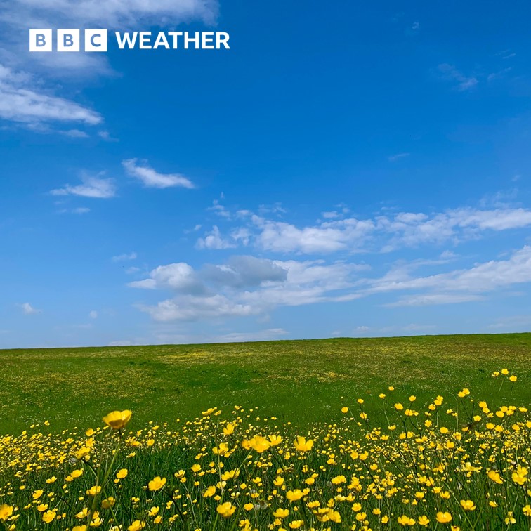 A quiet start to the week, but will the dry and sunny weather last? Here's the 10 day forecast: bbc.in/3WJcFv9 Penistone in Barnsley - photo by snowy.