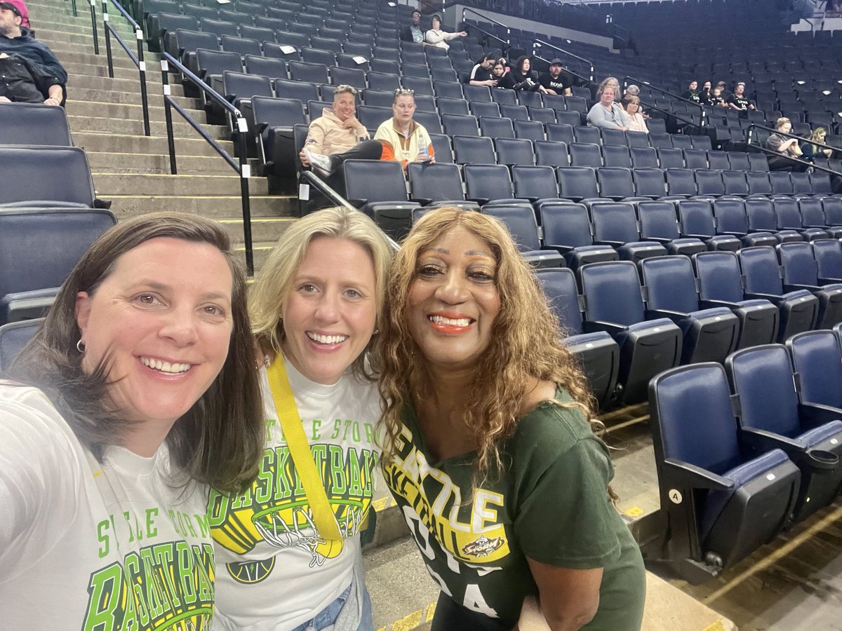 At the Minnesota Lynx game last night!! Hey ladies!