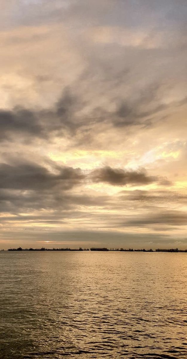 Sunset

#beach #beachvibes #beachgirl #beachlife #happyplace #photography #photographylovers #clouds #cloudporn #sky #skyphotography #skyporn #sunset #sunsetlover #sunsetphotography
