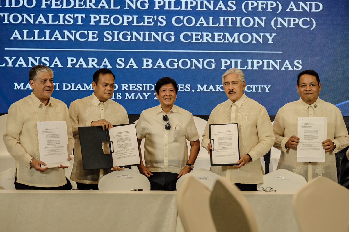 manilabulletin's tweet photo. As part of his quest to forge a strong colaition for the 2025 midterm elections, President Marcos’ Partido Federal ng Pilipinas (PFP) has formally formed an alliance with the Nationalist People’s Coalition (NPC) called “Alyansa Para sa Bagong Pilipinas.”

📸: PPA POOL PHOTO BY RYAN BALDEMOR

READ: https://t.co/oLi7hOKVM2