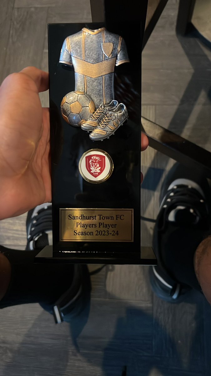 What a season it’s been for me personally across 18s and Sandhurst scoring over 30 goals. Thanks to all my teammates coaches for helping me improve. And to top it off with Players Player of the season is appreciated❤️ Now onto next Szn.