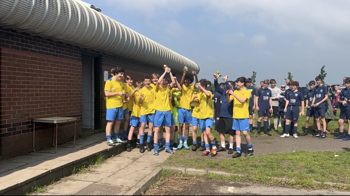 🏆 Cup Champions 🏆 absolutely buzzing for these lads! Some of the football they played today was unbelievable! Thoroughly deserved to win it! Every lad played their part today! Well done boys proud Gaffa ⚽️👌🏻🔵⚪️🟡