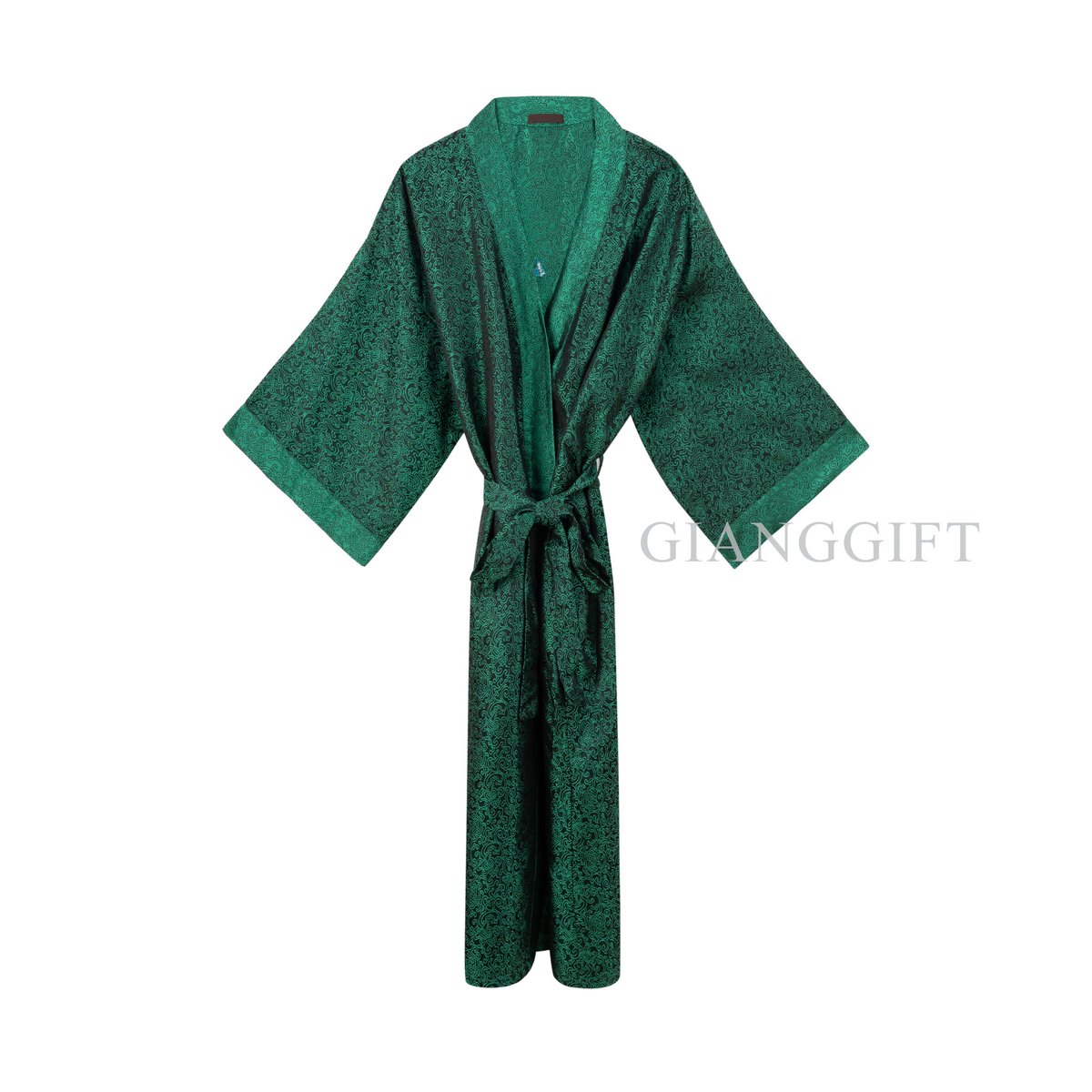 GiangGift's tweet photo. THE QUINTESSENCE OF VIETNAMESE PEOPLE: Experience a special traditional hand embroidered  mulberry silk robe from GiangGift. #GiangGift #whatyoupossesswilltellyourstory 
TINH HOA CỦA NGƯỜI VIỆT: Trải nghiệm áo choàng lụa tơ tằm thêu tay truyền thống đặc biệt. https://t.co/ebxhkztZOx