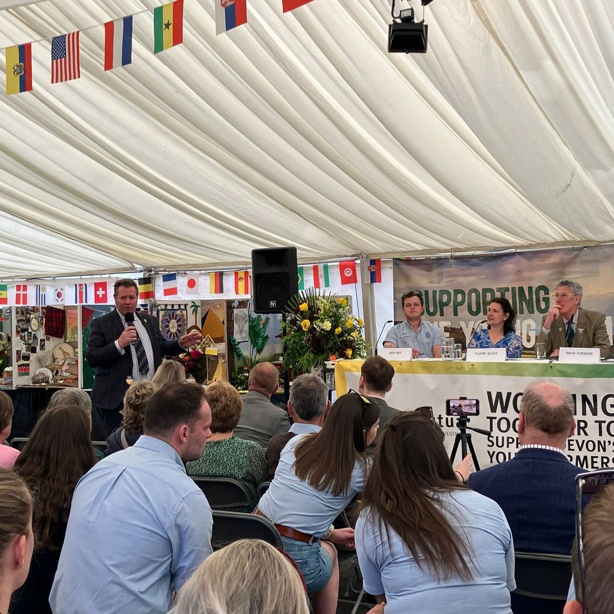 We kicked off a summer of agricultural shows at @DevonCountyShow yesterday! 🚜 @Mark_Spencer met with farmers and food producers, discussing our major package of support for the UK’s farming and food sector that was announced earlier this week. gov.uk/government/new…