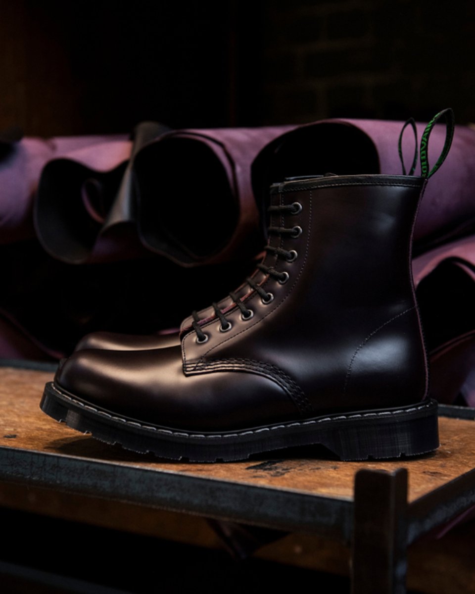 Discover the freshest additions from the NPS factory. The newest release in our 8 Eye Derby boot is the Cordovan Hi-Shine finish. Previously exclusive to the Classic Collection Gibson Shoe. This colour offers a subtle elegance to a classic silhouette. l8r.it/YayG