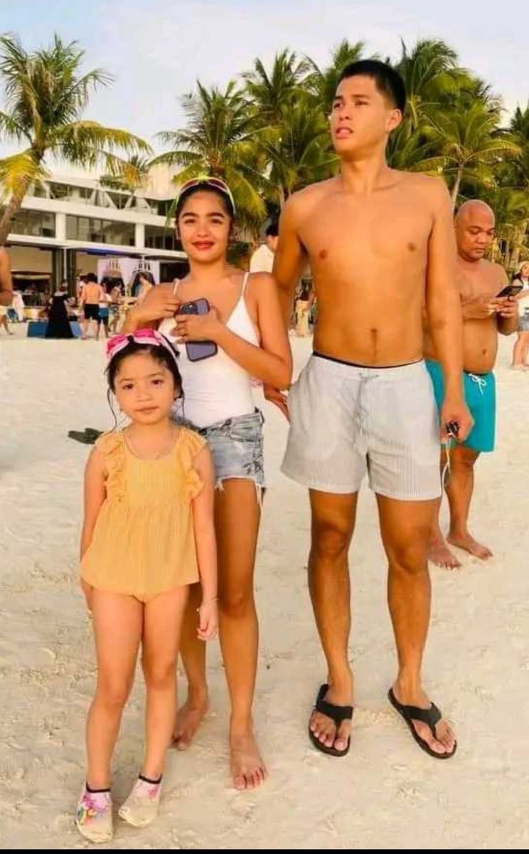 Family 🧡

#KyleDrea