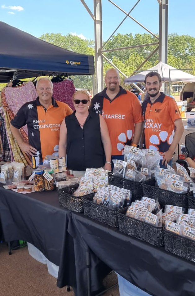 SteveEdgoMLA's tweet photo. What a fantastic morning ‘under the big shed’ at the #FredsPass Rural Markets.
Great catching up with #KrisCivitarese CLP for Daly and #AndrewMackay CLP for Goyder and chatting to locals about a range of local issues including community safety, small business, education and health.