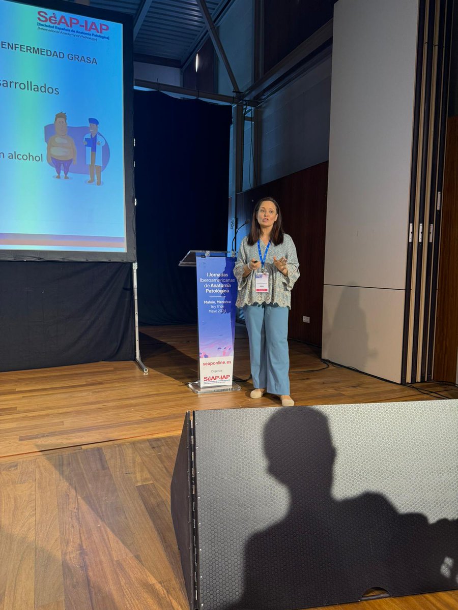 Presenting in #IJornadasIberoamericasdeAnatomiaPatologica. WHAT IS NEW IN LIVER FAT DISEASE. From @H12Octubre Thank you @SEAP_IAP it was great! . Also learning About AutoinmuneHepatitis with Dr B Madrigal