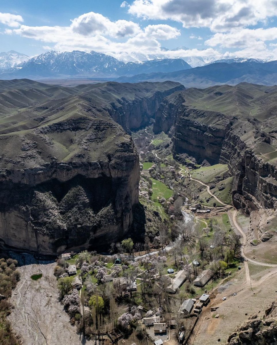📍 Leylek: A scenic district in the Batken Region of Kyrgyzstan 🇰🇬 #Kyrgyzstan #Saturday