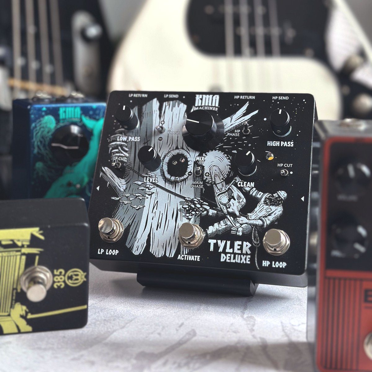 kmamachines's tweet photo. Blend multiple effects together in parallel to create new sonic possibilities!

Combine distortions with fuzzes and blend in enough clean tone to maintain articulation and attack! https://t.co/xf9neKsDcz