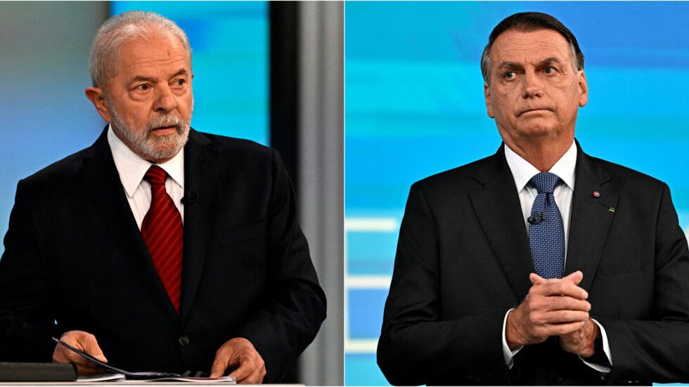 🚨COMPARTILHEM URGENTE: O Presidente <a href="/LulaOficial/">Lula</a> exigiu que a nova Presidente da Petrobrás compre novamente as refinarias da Bahia e do Amazonas e reative a indústria naval! Vale lembrar que elas foram privatizadas a troco de banana pelo Mito (<a href="/jairbolsonaro/">Jair M. Bolsonaro</a>), possivelmente para