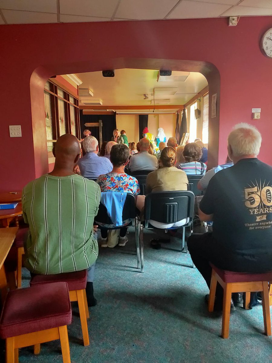 mikrontheatre's tweet photo. We're with @HuddsDeafCentre and @InterpretingRms 

Theatre anywhere for everyone. 

Sold out #bsl show!

@ace_thenorth @DCMS #theatre https://t.co/GEhXz1UCPB