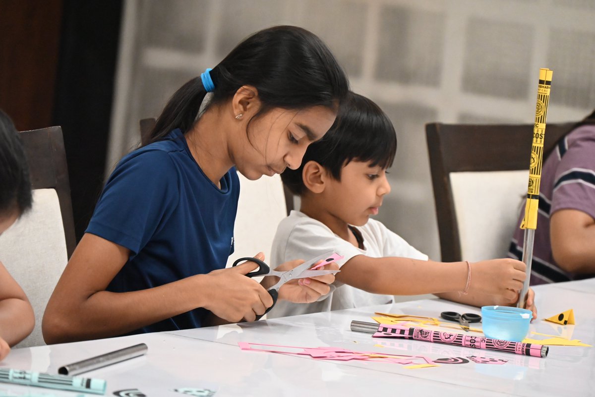 GujScienceCity's tweet image. Embarking on an Educational Journey: Gujarat Science City&apos;s #SummerScienceProgram kicked off with an exhilarating Model Rocketry Workshop.  where students craftted paper rockets and launched them skyward with precision and excitement!&quot;  If you also want to participate in various…