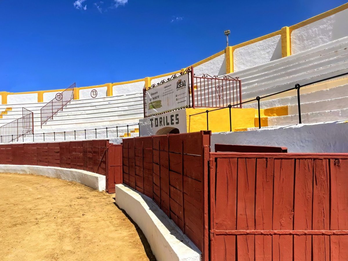 'Afilador', herrado con el número 47, y 'Sonajero', con el número 32, ambos de Sancho Dávila, componen el lote de Pablo Aguado hoy en Santisteban del Puerto. 
¡Suerte para todos!