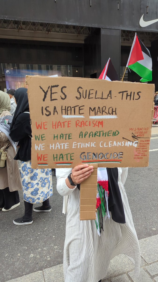 Hi Suella Braverman,
We're out protesting again and this woman had a message for you!
@SuellaBraverman