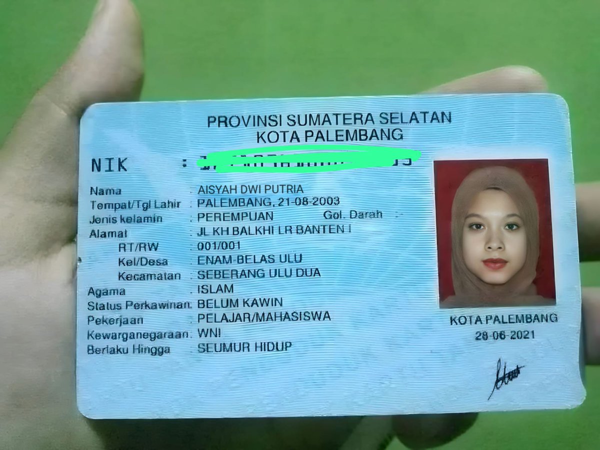 pointofpion's tweet photo. SCAM alert! 

Udh selektif bgt cari wts tiket, sampe akhirnya ketemu satu akun @albaaymm. Percaya karena semua akun atas nama dia sendiri. Namanya Aisyah Dwi Putria, yang tau info org ini boleh chat ya. Bantu retweet juga biar ga ada korban lainnya 🙏

#BabymonsterJakarta https://t.co/GHt6a3GVIC