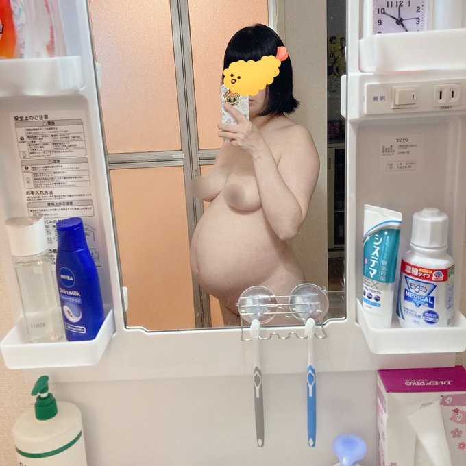 お久しぶりです〜(๐&rsaquo;&omega;&lsaquo;๐)੭ こないだ9ヶ月目に入りました🤰 だいぶお腹が大きくなって、今こんな感じです☺️  出産前にあと1回まゆにゃプレをやりたいと思っているのですが、体調と体力と相談しつつで💦もしできなかった場合はごめんなさい🥹❗️<a href="/tag/%E3%81%BE%E3%82%86%E3%81%AB%E3%82%83%E3%83%97%E3%83%AC"class="tags"><span>#まゆにゃプレ</span></a>