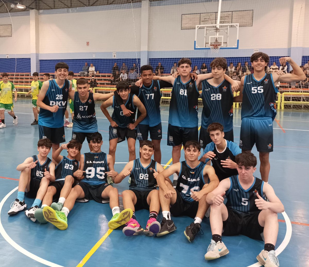 A la finall!!! Vamosss. 💪🏼💪🏼💙

Los chicos del Cadete B 2009 ganan su primer partido de la FinalFour ante un gran UBJerez por 74-56 y jugarán mañana domingo a las 12.00 horas la Final ante CBPR.

A disfrutarla mucho chicos. Más que merecido final de Temporada.

#SeguimosAvanzando