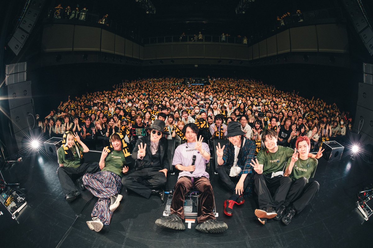 対バンツアー2日目東京Zepp Shinjuku FAKE TYPE.出てくれてありがと〜 FAKE LANDカバークッソ楽しかった（ギリギリ歌えた）