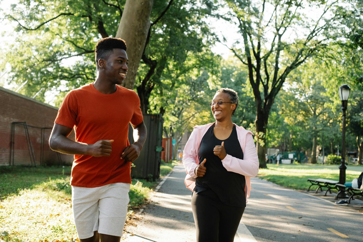 Happy weekend fam! Today's National Visit Your Relatives Day... maybe we could make it Jog Together with Your Relatives Day? 👀 Take some time today to connect with your family and enjoy a run together 🏃‍♂️