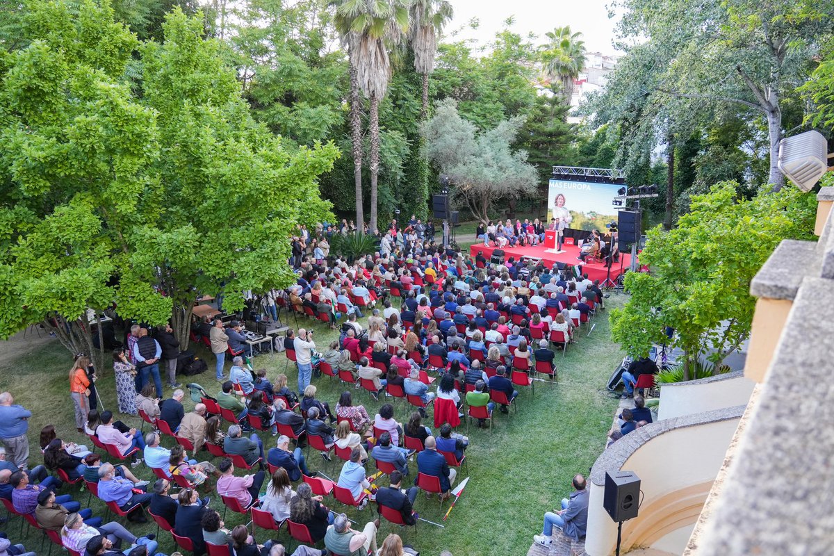 “Trabajaremos en la transformación de esta tierra confrontando el valor de la palabra al de la mentira” 🌹 Acto público del @psoeex celebrado en el Museo Casa Pedrilla de Cáceres. ✔️ Más: psoeextremadura.com/trabajaremos-e… #CONectandoalFUTURO🌹