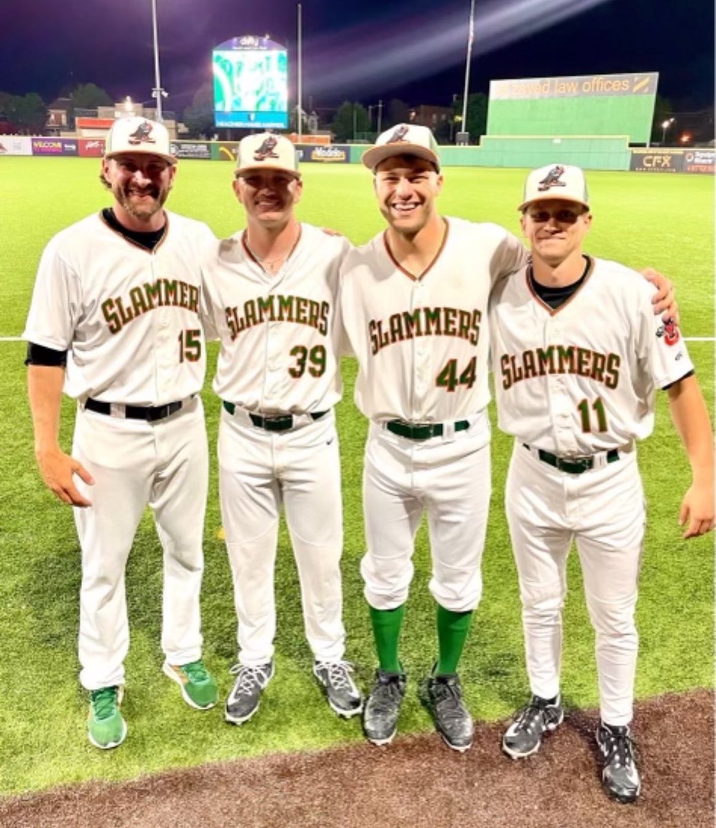 4 #KsPros all on the Same squad...

Ks repping big time for the <a href="/JolietSlammers/">Joliet Slammers</a> !

Pitching Coach Jerry Sullivan
RHP Jake Armstrong 
RHP Ian Delleman
LHP John Lundgren

All 3 train Hybrid with  Ks Coaches <a href="/jukoachk/">Josh Kauten</a> and Remotely with <a href="/R_Bmr/">Reid Birlingmair</a> 

Good luck fellas💪🤝