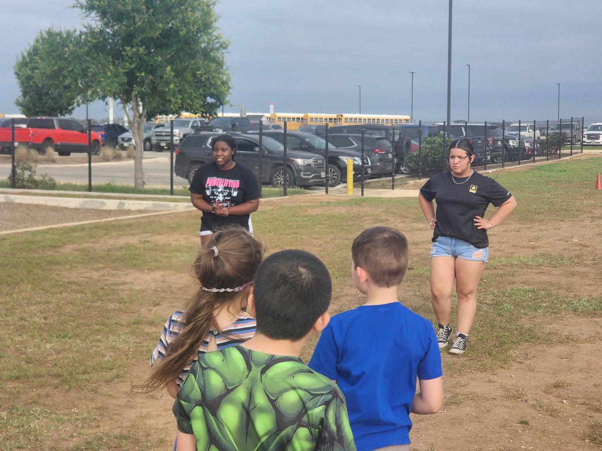 San Antonio East Central Powerlifting (@_ecpowerlifting) on Twitter photo Thanks for the invitation to come help at field day Tradition elementary. The powerlifting team had such a great time. <a href="/_ECAthletics/">ECHS Hornet Athletics</a> <a href="/ArriolaSuzette/">Suzette Arriola</a> Thanks for the invitation to come help at field day Tradition elementary. The powerlifting team had such a great time. <a href="/_ECAthletics/">ECHS Hornet Athletics</a> <a href="/ArriolaSuzette/">Suzette Arriola</a>