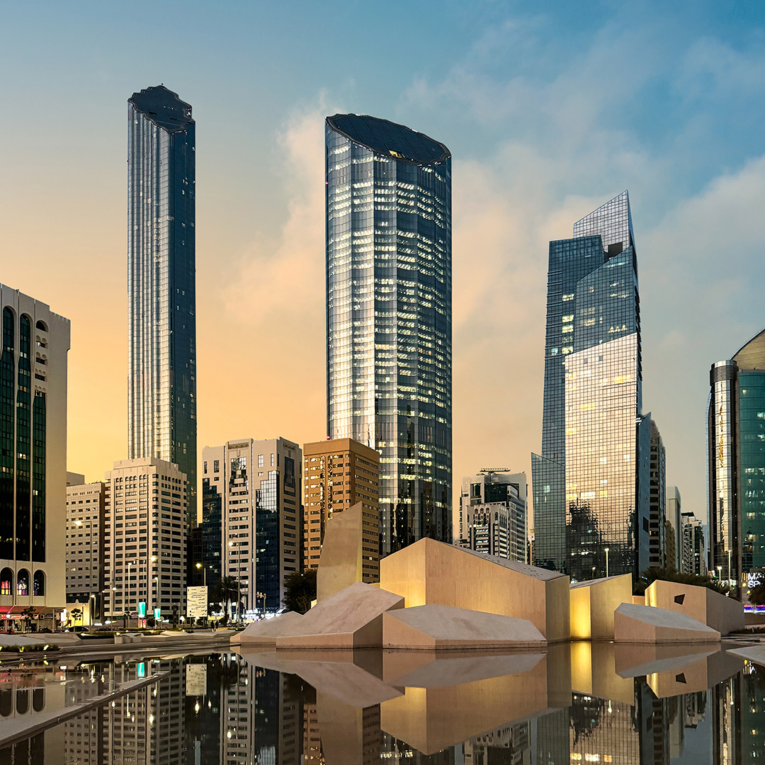 Dive into the breathtaking Abu Dhabi skyline as the sun paints its magic hues! Discover the blend of modern marvels and historic charm! Are you up for an adventure? #Etihad #InAbuDhabi
