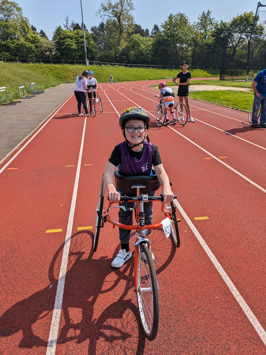 2 athletes from Team East Lothian this weekend competing in the Pitreavie frame running festival. Sophie Carruthers - 100m 33.5, 60m 19.7 & Finley Leishman - 40m 20.2, 60m 30.7 (Unofficial times for races) #madeineastlothian 💜