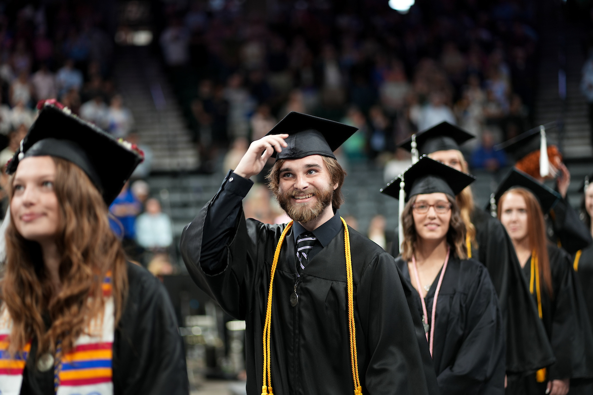 Today is the day, #saugrad24! 🐝 🎓 Bookmark the link below to watch today's ceremonies live. The graduate hooding and commencement ceremony will begin at 9 a.m. The undergraduate ceremony will begin at 1 p.m. youtube.com/watch?v=y26NQ1…