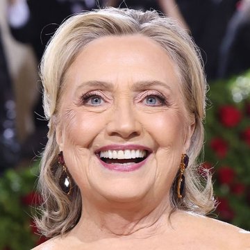 🚨BREAKING NEWS: Today Bill Gates and Hillary Clinton announce that they will leave the United States if Donald Trump will President election in 2024. #DonaldTrump #HillaryClinton