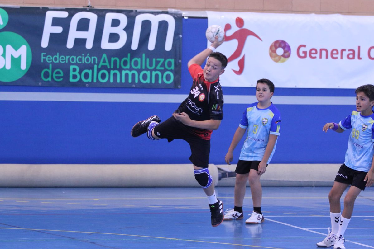 🔝 <a href="/San_Felipe_Neri/">San Felipe Neri</a> y #BMMartia son los equipos 𝔽𝕀ℕ𝔸𝕃𝕀𝕊𝕋𝔸𝕊 del #CADEBA24 𝐀𝐥𝐞𝐯𝐢́𝐧 𝐌𝐚𝐬𝐜𝐮𝐥𝐢𝐧𝐨 🥳

👉 <a href="/cbmsfa_mijas/">Club Balonmano Colegio San Fco. de Asís Mijas</a> y <a href="/cdpuertosol/">Balonmano Puertosol</a> lucharán por la medalla de bronce 🥉

¡Enhorabuena y mucha suerte mañana! 🙌

📸 <a href="/raulromeroj/">Raúl Romero</a>

#BalonmanoAndalucía