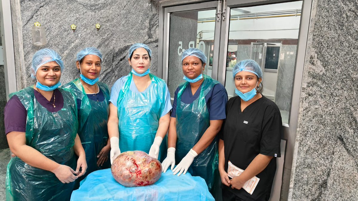सिम्स अस्पताल को मिली बड़ी कामयाबी। महिला के पेट से निकाला 10 किलो से ज्यादा वजन का ट्यूमर। जीने की आस छोड़ चुकी गरीब महिला को मिला नया जीवन। कलेक्टर @AwanishSharan व डीन डॉ. केके सहारे ने ऑपरेशन टीम को दी बधाई।
#Bilaspur
#Cims