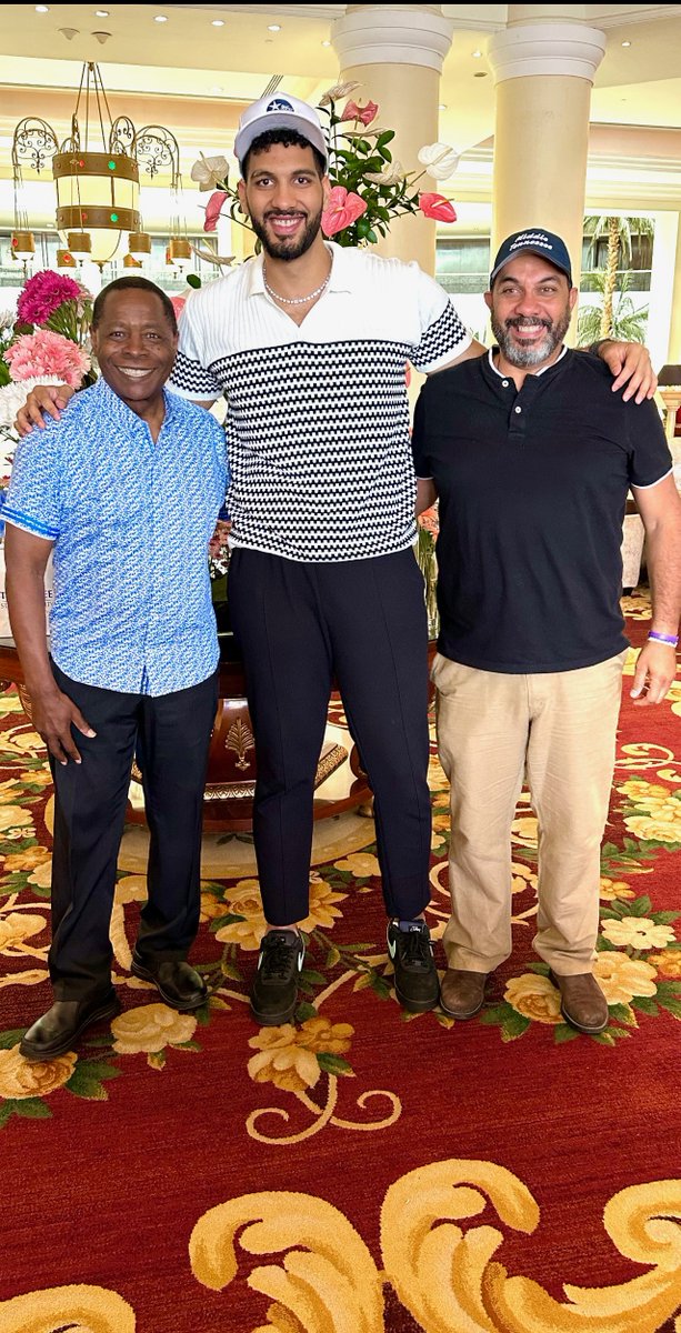 As part of a student recruitment trip in the Middle East, President McPhee met with incoming transfer Essam Mostafa and his family from Egypt earlier today.

#BLUEnited