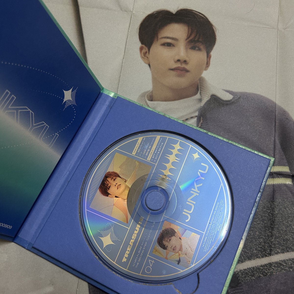 แจกบั้มเปล่า Digipak junkyu ver. 
มีโปสเตอร์ ซีดี 💙

สุ่มจาก RT & Followers
สุ่มวันที่ 24 / 05 

#ตลาดนัดtreasure #ตลาดนัดเด็กสมบัติ 
#REBOOT_RELAY #TREASURE #트레저 #TREASURE_REBOOT_IN_BANGKOK #junkyu