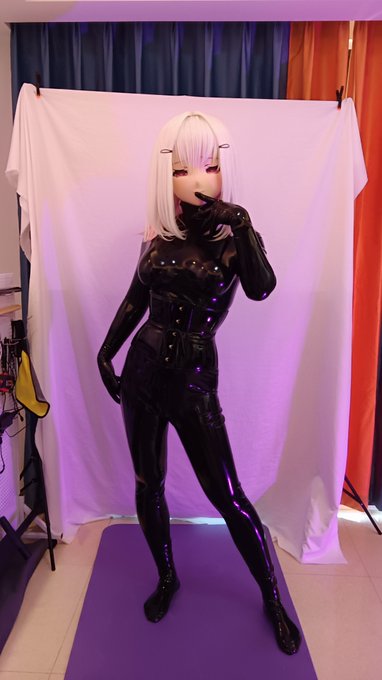 なんかもう数ヶ月着ていないよぅな 