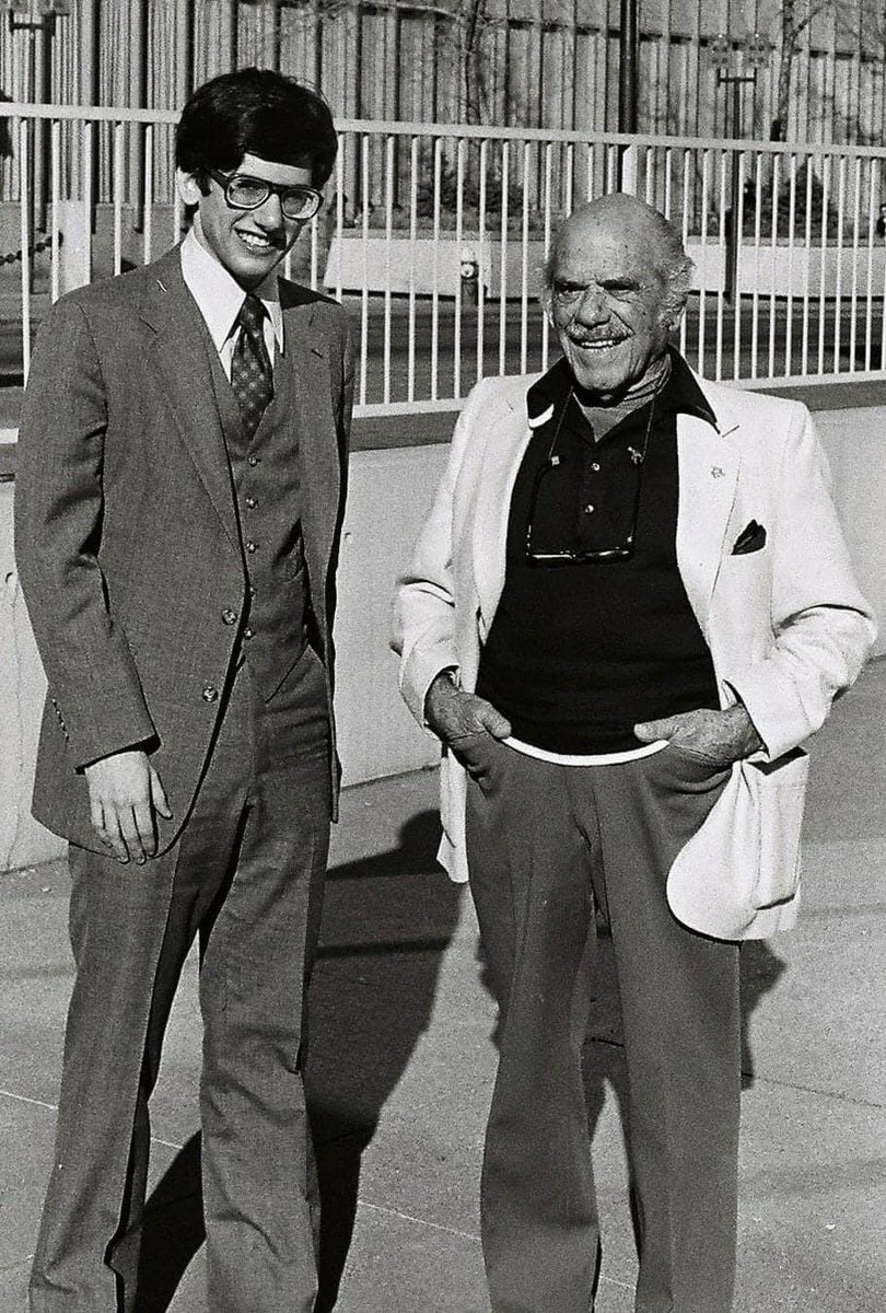 The most honored director of the first decade of talking films, Frank Capra was born on this day in 1897. The 'Mark Twain' of filmmaking is pictured here in 1981. He’s on the right. Favorite film? @TCM_Party @Zsavooz @ClassicMP @HGACinema #FrankCapra