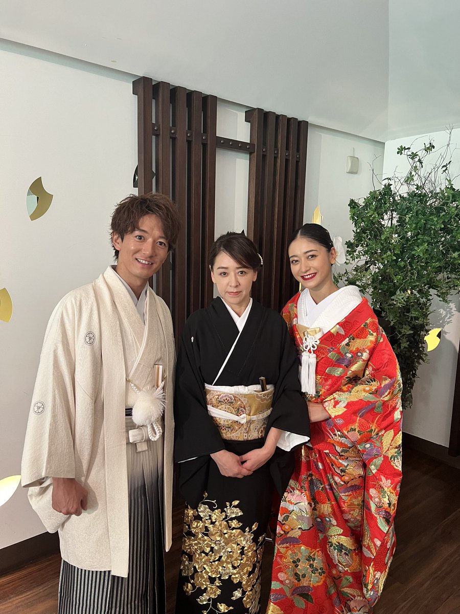 0306kyon's tweet photo. ４月は京都の上賀茂神社で娘夫婦の結婚式でした⛩️
ハワイもとっても良くてまだ鮮明に覚えてるけど神社で和装婚は白無垢に色打掛も素敵でした✨✨ 
私もいつかは着てみたかった黒留袖も着れて素晴らしい結婚式見届けてきました
士門君美優またまたおめでとうですね♡ https://t.co/QFT2AKAyLc