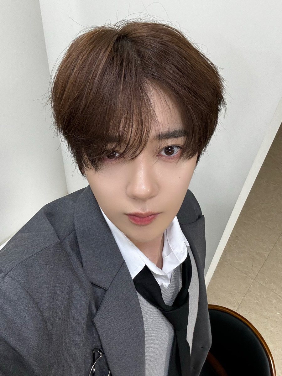 OmegaX_members's tweet image. [#OX]

너 몇 학년이야??

#OMEGA_X #오메가엑스 
#예찬 #YECHAN