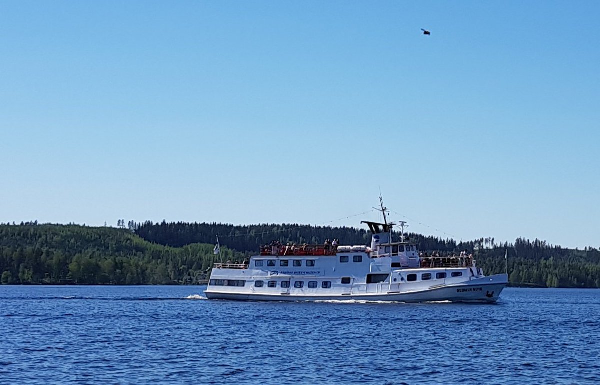 Melko vilkas vesiliikenne tänään. M/S Suomen Neidolla näytti myös olevan aika paljon matkustajia. #Päijänne #Asikkala