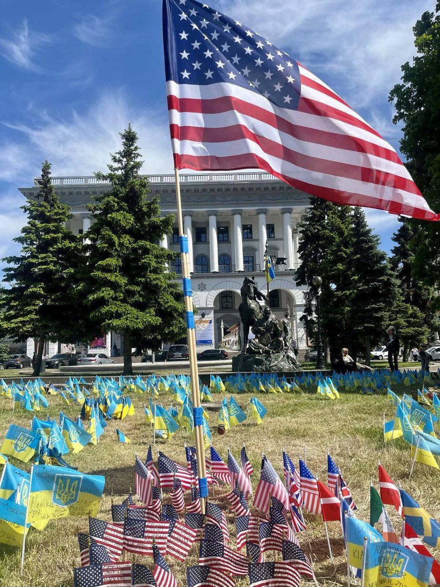 🇺🇸🫂🇺🇦 The memory of all the American volunteer heroes who died on the battlefield in Ukraine will never fade. 🙏