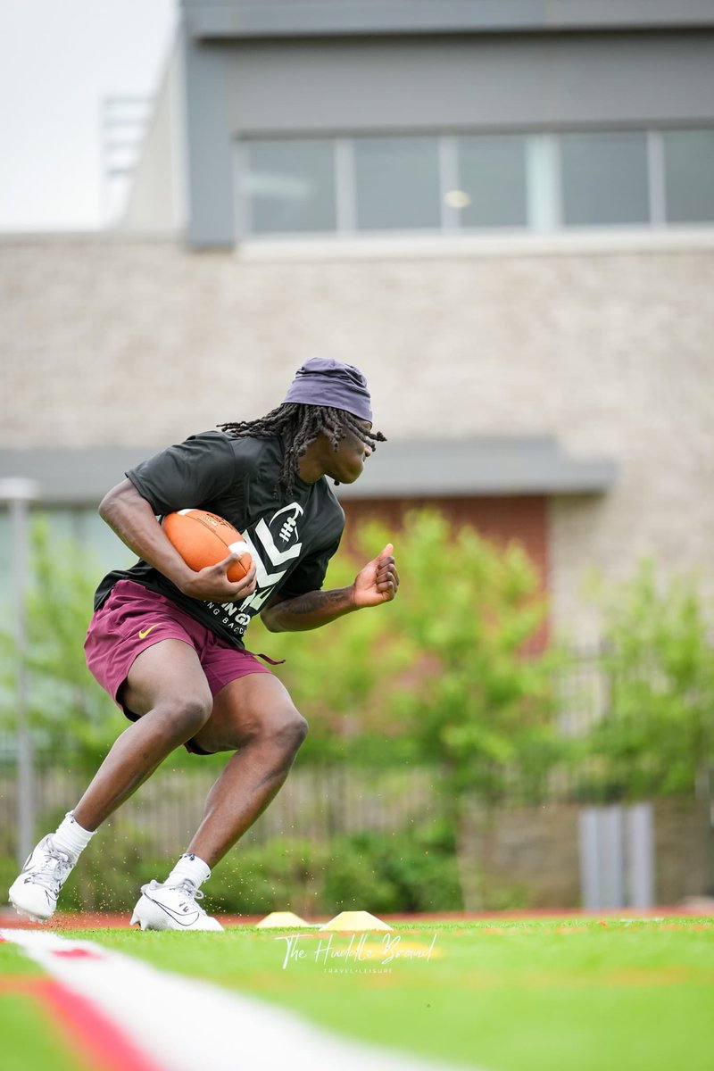 GibsonTraining's tweet image. Never be afraid to stand alone…. Trust me, they not!!! Let’s work Fam!!! 
.
📸: @TheHuddle_Brand 
.
#MGRBCamp #RunningBackTraining #RBDrills #technique #footplacement