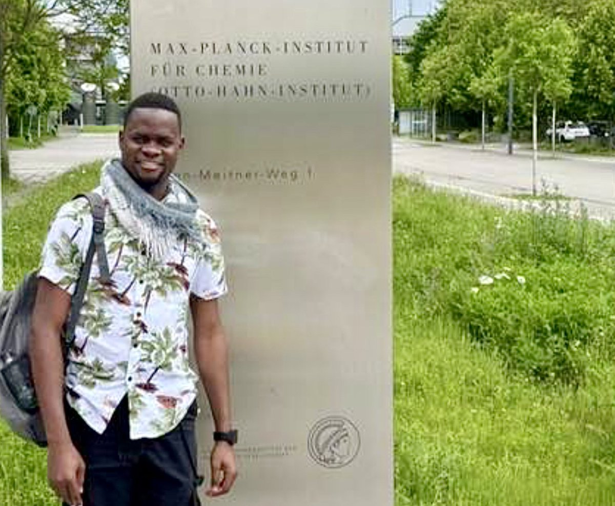 1. #Gorongosa scientist @mathe_jacinto is in Germany at the @MaxPlanckChem, analyzing stable isotopes in animal bones from Gorongosa National Park and presenting his doctoral research, “Bones and Ecology in the Southern Rift Valley: Implications for Understanding Human Evolution”